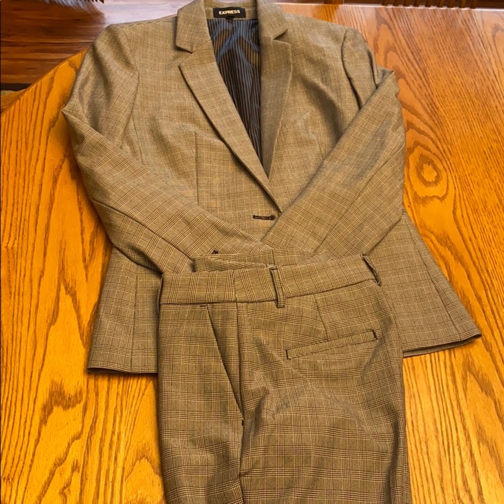 Suit